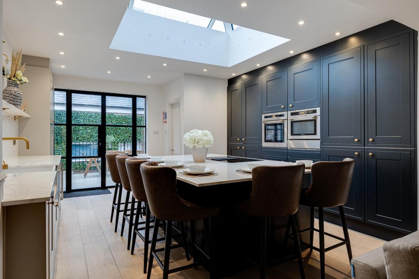 Luxury Georgian Townhouse With Cinema And Parking Villa Chester Exterior photo